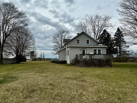 8409 S Wisner Ave, Newaygo, MI 49337