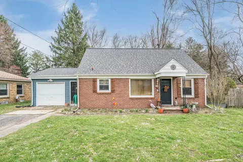 2940 Sunnycrest Dr, Kalamazoo, MI 49048