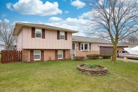 68472 Morton Dr, Edwardsburg, MI 49112
