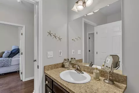 Bath - 1946 Coventry Rd, Jackson, MI 49201 photo 2 of 4