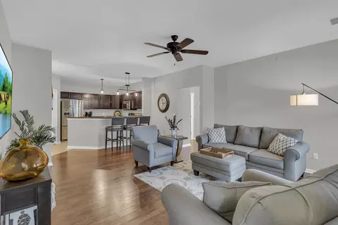 Living - 1946 Coventry Rd, Jackson, MI 49201 photo 3 of 4