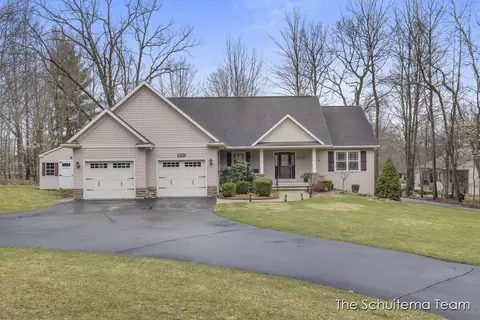 9731 Main St, Canadian Lakes, MI 49346