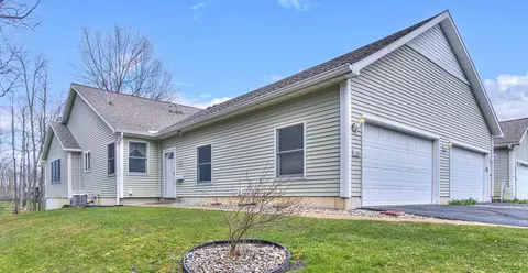 7051 Gilroy Ct, Spring Arbor, MI 49283