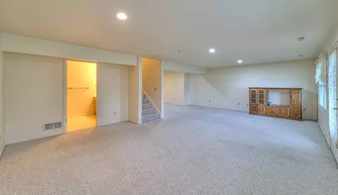 Living - 7051 Gilroy Ct, Spring Arbor, MI 49283 photo 2 of 4
