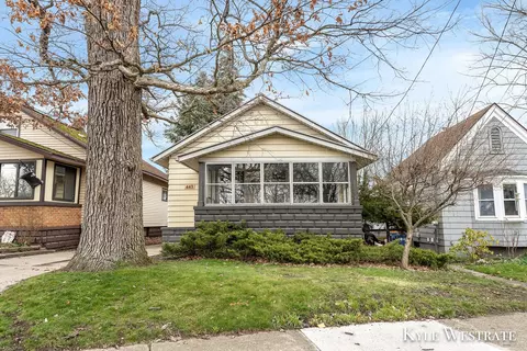 443 Barnett St NE, Grand Rapids, MI 49503