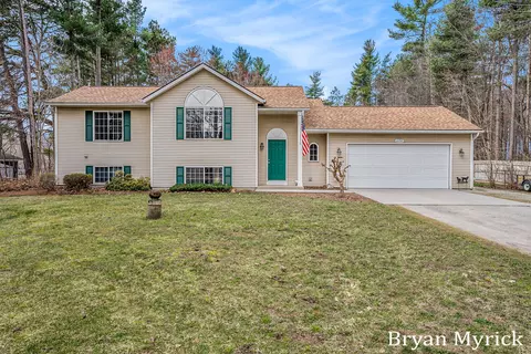 12757 64th Ave, Allendale, MI 49401