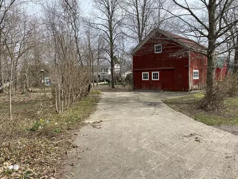 76 S Spring St, Douglas, MI 49406 photo 5