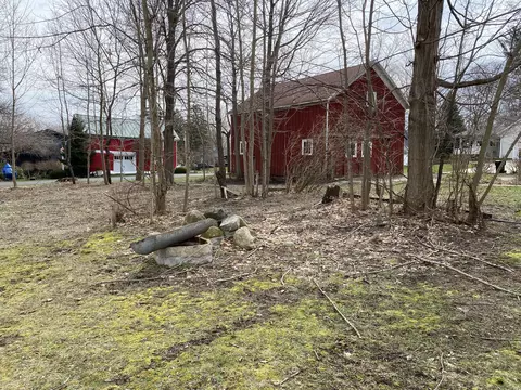 76 S Spring St, Douglas, MI 49406 photo 9