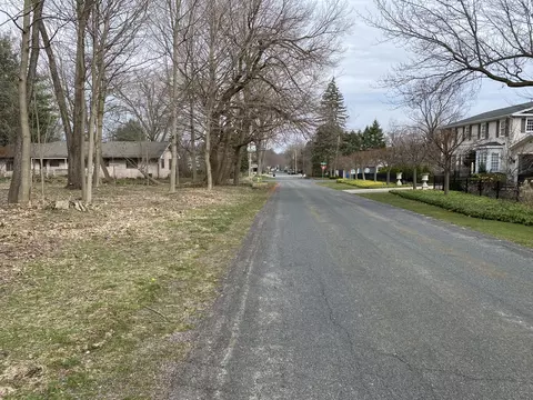76 S Spring St, Douglas, MI 49406 photo 11