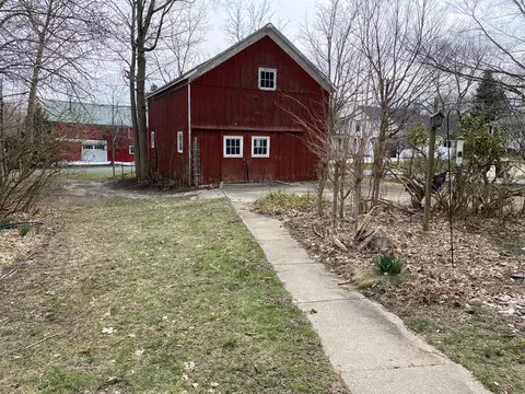 76 S Spring St, Douglas, MI 49406 photo 3