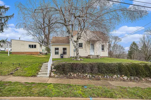 27 E Pitman Ave, Battle Creek, MI 49017