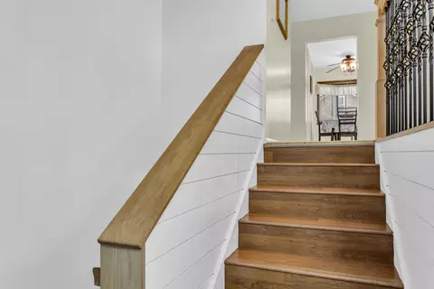 Entry Way - 337 Hillside Ave, Jackson, MI 49203 photo 1 of 3