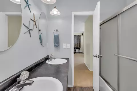 Bath - 337 Hillside Ave, Jackson, MI 49203 photo 4 of 4