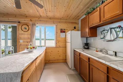 Kitchen - 898 E 88th St, Newaygo, MI 49337 photo 5 of 6