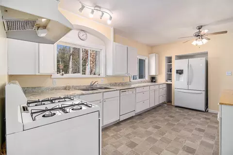 Kitchen - 898 E 88th St, Newaygo, MI 49337 photo 1 of 6