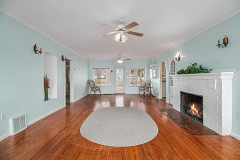 Living - 898 E 88th St, Newaygo, MI 49337 photo 4 of 5