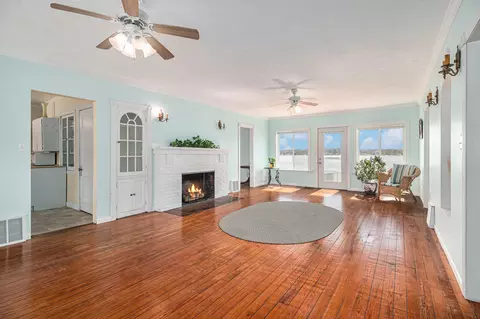 Living - 898 E 88th St, Newaygo, MI 49337 photo 3 of 5