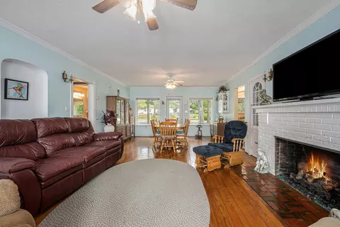 Living - 898 E 88th St, Newaygo, MI 49337 photo 2 of 5