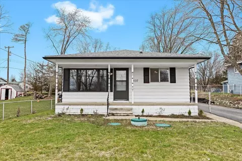 1037 Dunleavy Dr, Highland, MI 48356