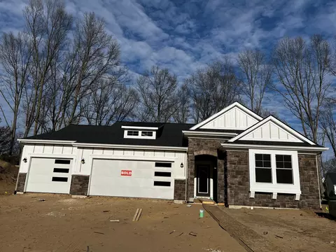 17452 Baltrusol Dr, Spring Lake, MI 49456