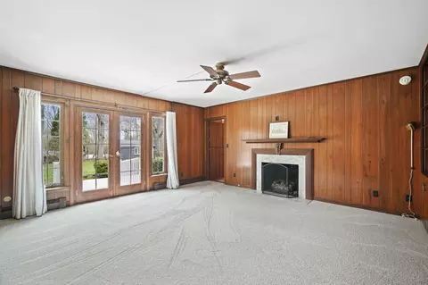 Living - 3411 Stonewall Rd, Jackson, MI 49203 photo 5 of 8