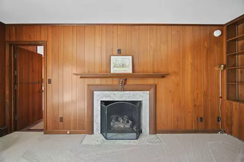 Living - 3411 Stonewall Rd, Jackson, MI 49203 photo 7 of 8