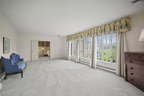 Living - 3411 Stonewall Rd, Jackson, MI 49203 photo 2 of 8