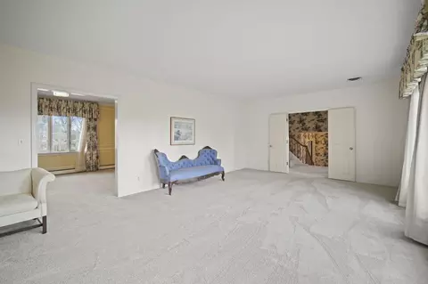 Living - 3411 Stonewall Rd, Jackson, MI 49203 photo 4 of 8