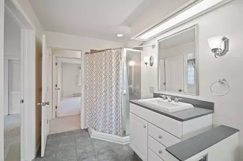 Bath - 3411 Stonewall Rd, Jackson, MI 49203 photo 5 of 9