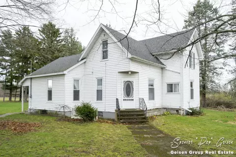 9306 S Sheridan Rd, Fenwick, MI 48834
