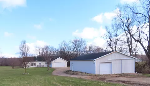 2850 W Leinaar Rd, Delton, MI 49046