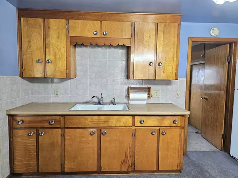 Kitchen - 22115 Gratiot Rd, Merrill, MI 48637 photo 8 of 10