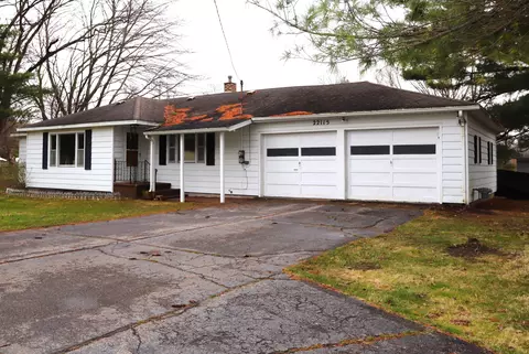 Exterior - 22115 Gratiot Rd, Merrill, MI 48637 photo 5 of 11