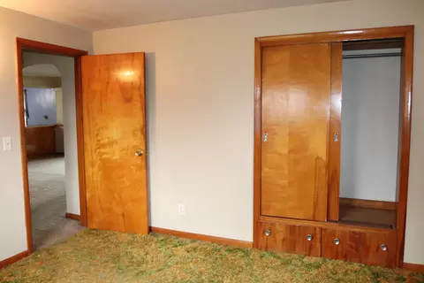 Bedroom - 22115 Gratiot Rd, Merrill, MI 48637 photo 2 of 4