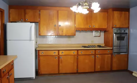 Kitchen - 22115 Gratiot Rd, Merrill, MI 48637 photo 7 of 10