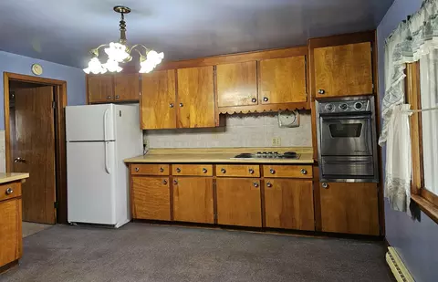Kitchen - 22115 Gratiot Rd, Merrill, MI 48637 photo 6 of 10
