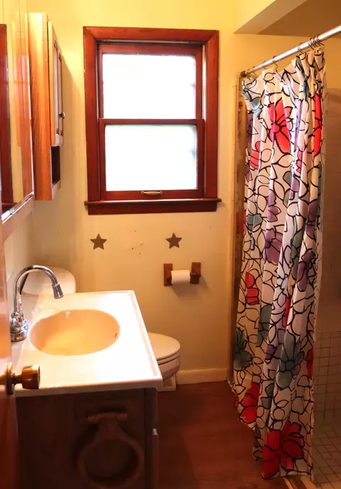 Bath - 22115 Gratiot Rd, Merrill, MI 48637 photo 1 of 3
