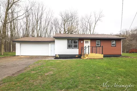 928 Kusterer Dr NW, Grand Rapids, MI 49534