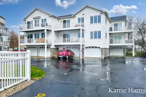 8670 Ellenwood Estates Dr #13, Montague, MI 49437