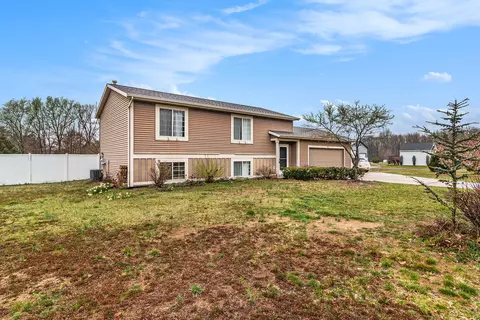 3856 Hidden Forest Dr, Dorr, MI 49323
