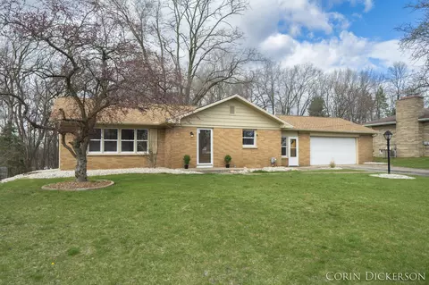 2443 Summerdale Ave, Kalamazoo, MI 49004