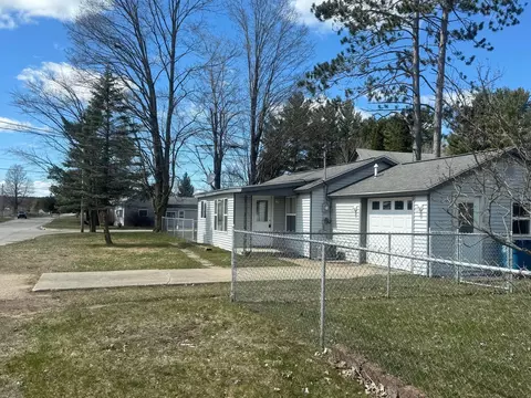 430 W 1st St, Evart, MI 49631