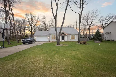 69702 Knottingham Ln, Edwardsburg, MI 49112