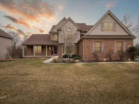 363 Huntington Dr, Saline, MI 48176