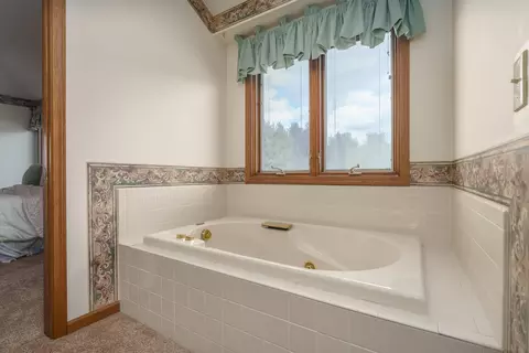Bath - 2951 E Ave, Kalamazoo, MI 49004 photo 2 of 4