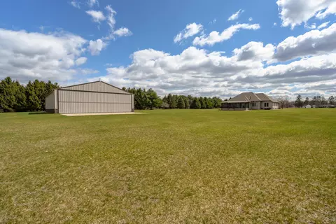 Exterior - 2951 E Ave, Kalamazoo, MI 49004 photo 11 of 21