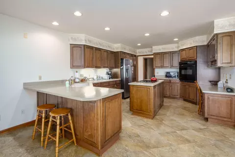 Kitchen - 2951 E Ave, Kalamazoo, MI 49004 photo 3 of 4