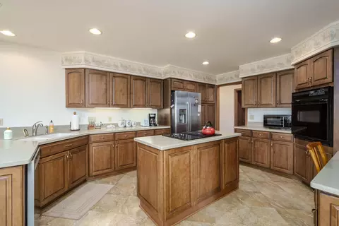 Kitchen - 2951 E Ave, Kalamazoo, MI 49004 photo 4 of 4
