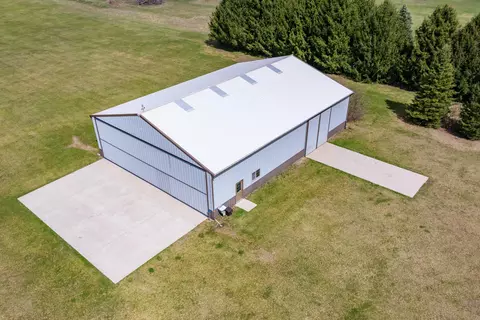Exterior - 2951 E Ave, Kalamazoo, MI 49004 photo 6 of 21