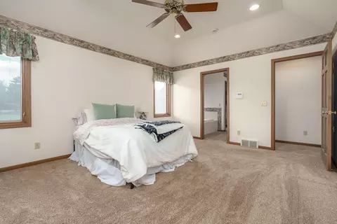 Bedroom - 2951 E Ave, Kalamazoo, MI 49004 photo 1 of 4